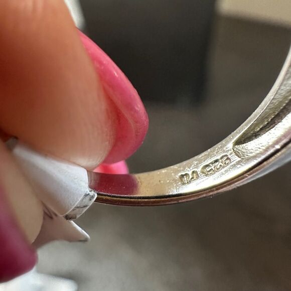 Stunning mystic topaz and swirl of cz baguettes in .925 ring! - Picture 9 of 9